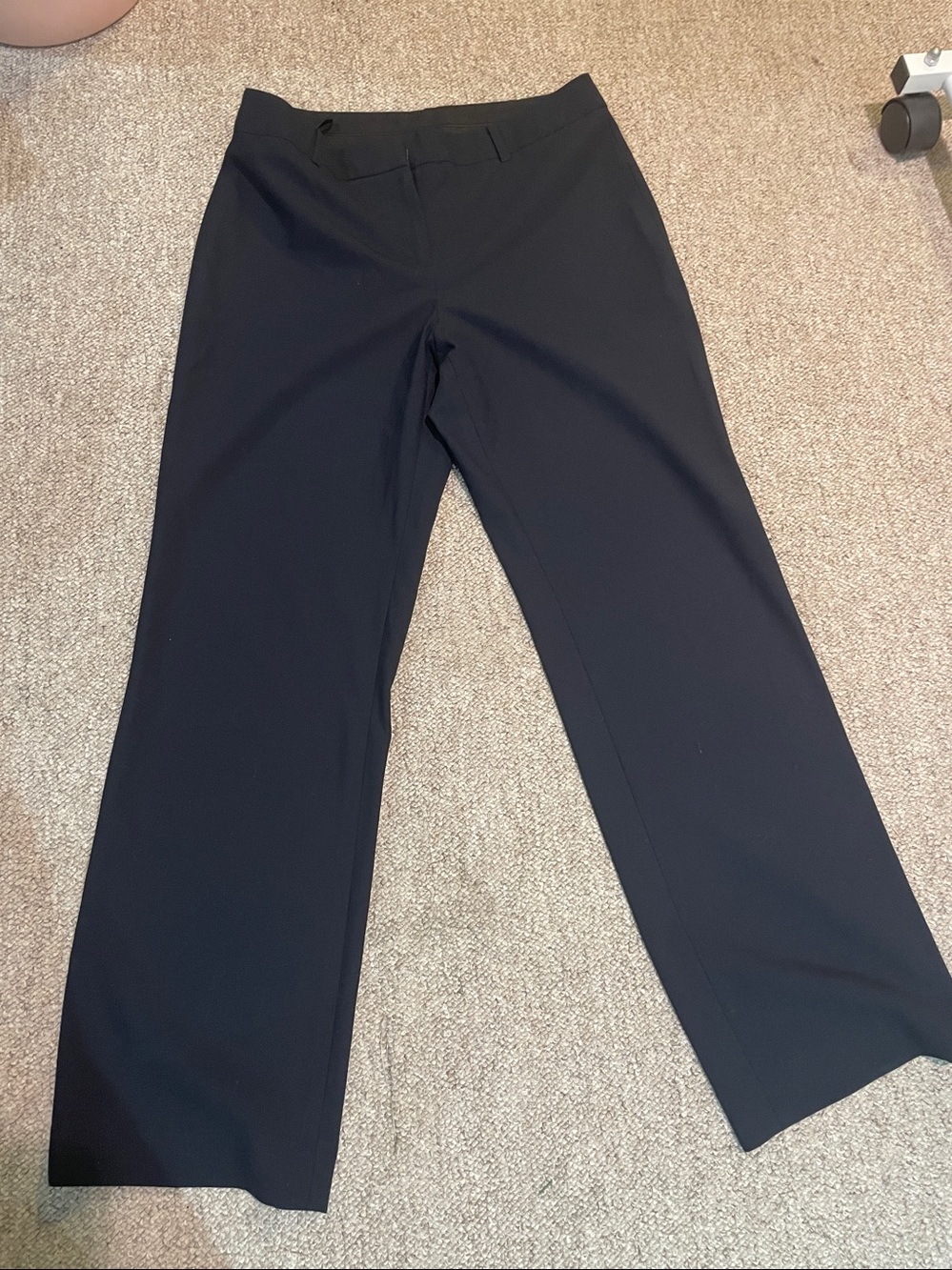 Jones New York
Sleek Black Straight-Leg Work Pants 6 petite